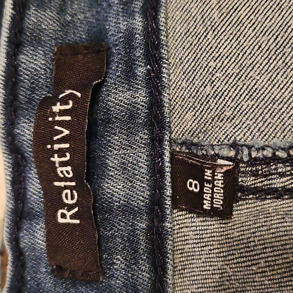 Relativity Straight Leg Jeans - Picture 4 of 10